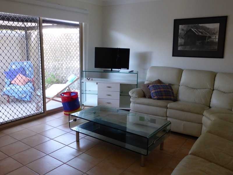 10 Lakeside Gardens, Tallwoods Village NSW 2430