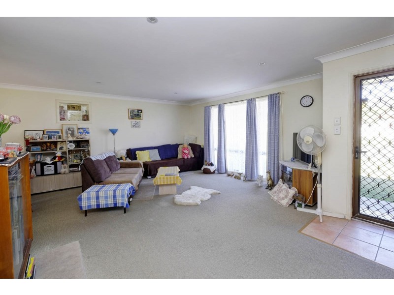 52 Hind Avenue, Forster NSW 2428