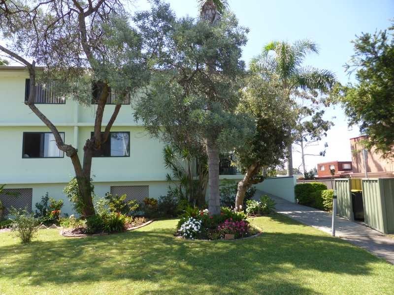 8/3 Lake Street, Tuncurry NSW 2428