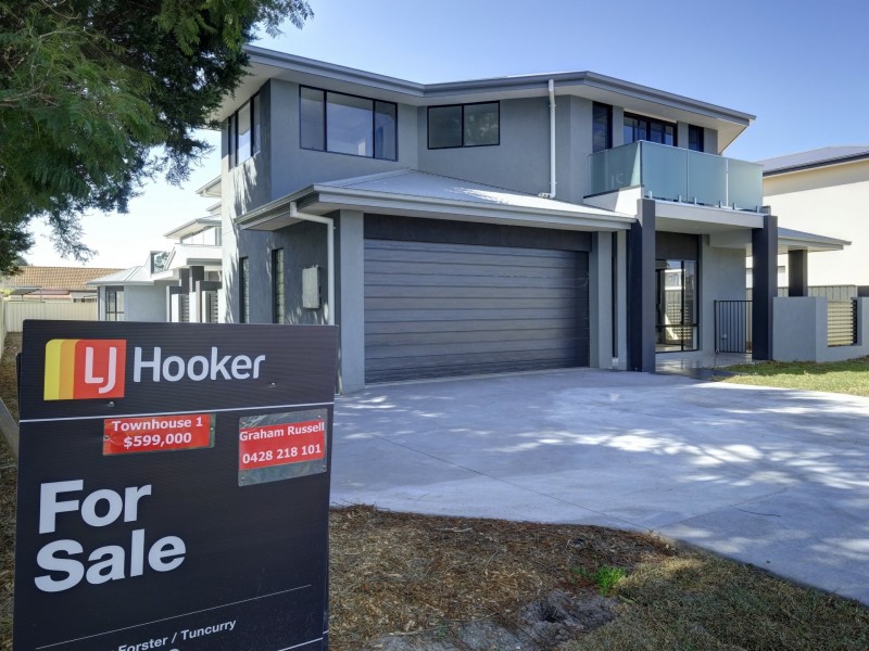 Villa 1/3 Mark Street, Forster NSW 2428