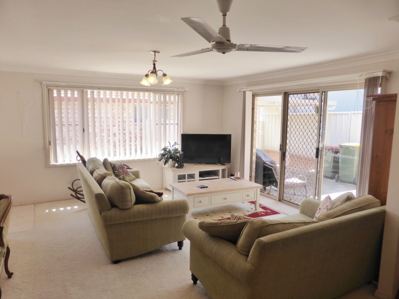 Villa 2/5 Hesper Drive, Forster NSW 2428