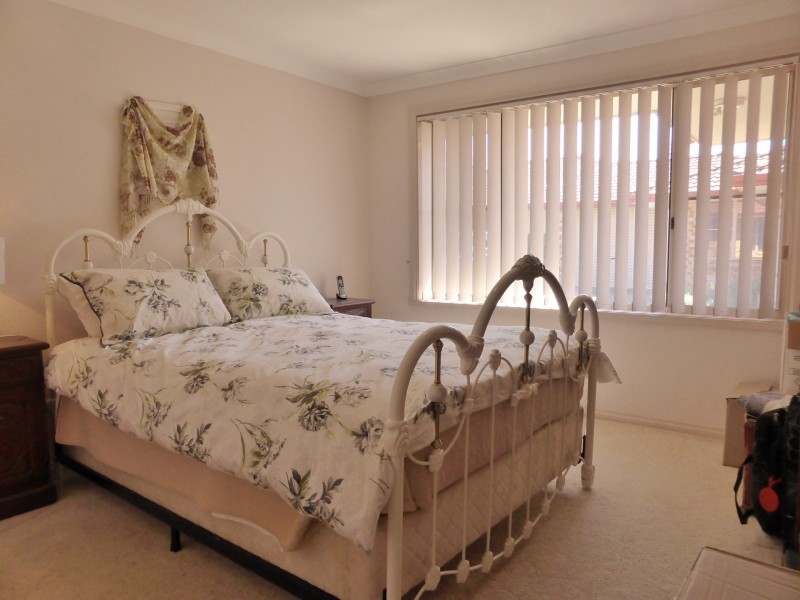 Villa 2/5 Hesper Drive, Forster NSW 2428