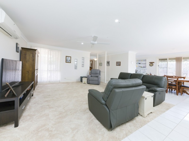 Villa 2/6 Asplenii Crescent, Tuncurry NSW 2428