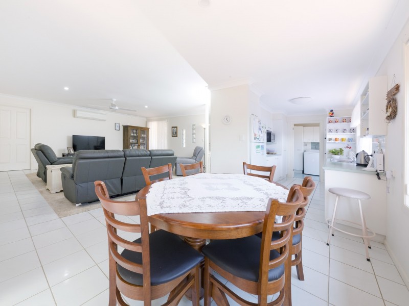 Villa 2/6 Asplenii Crescent, Tuncurry NSW 2428