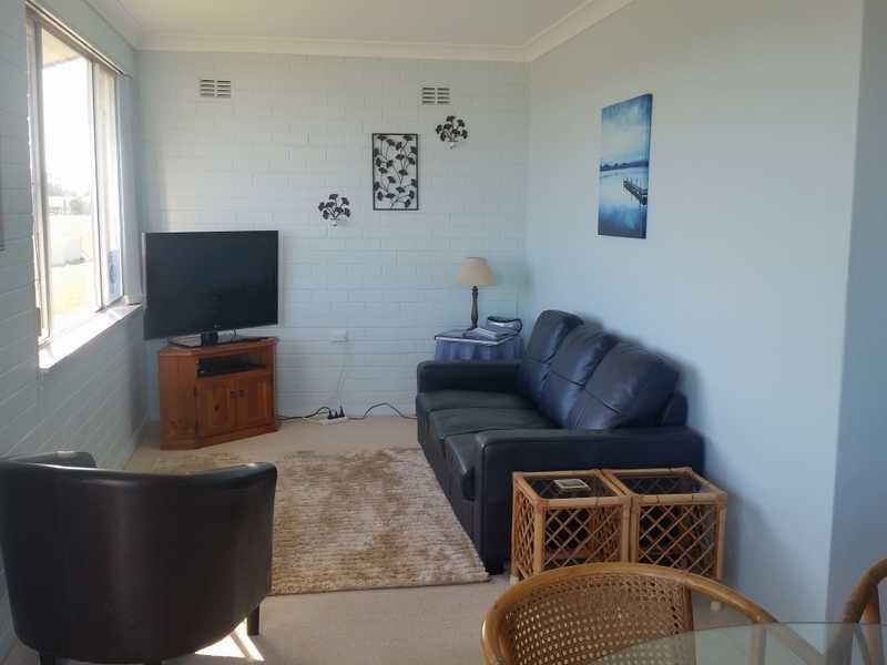 8/9 Point Road, Tuncurry NSW 2428