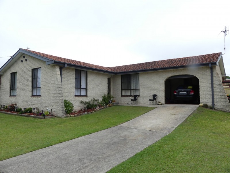 11 Tahiti Avenue, Forster NSW 2428