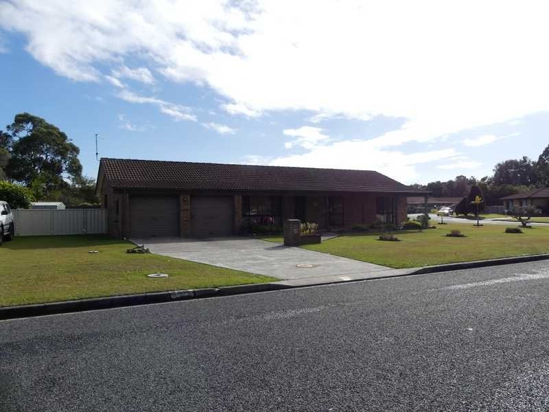 2 The Cove, Forster NSW 2428