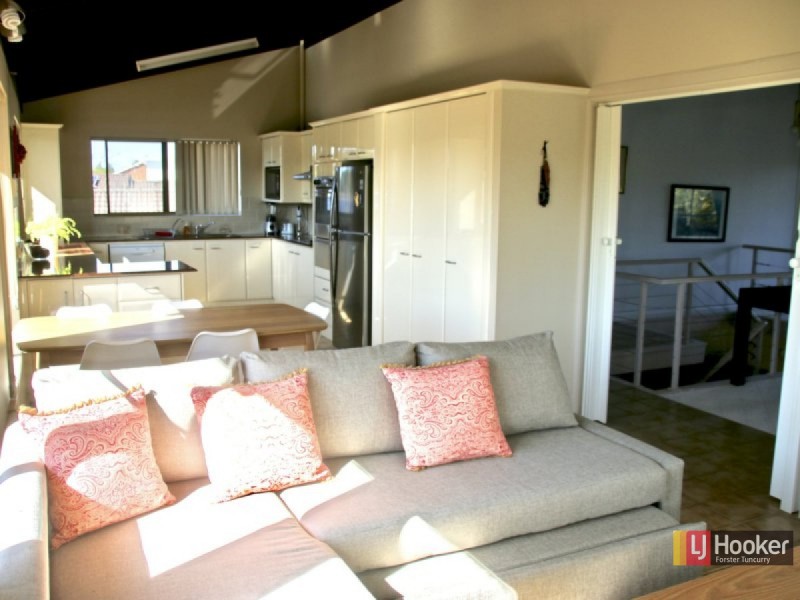 66 Taree Street, Tuncurry NSW 2428