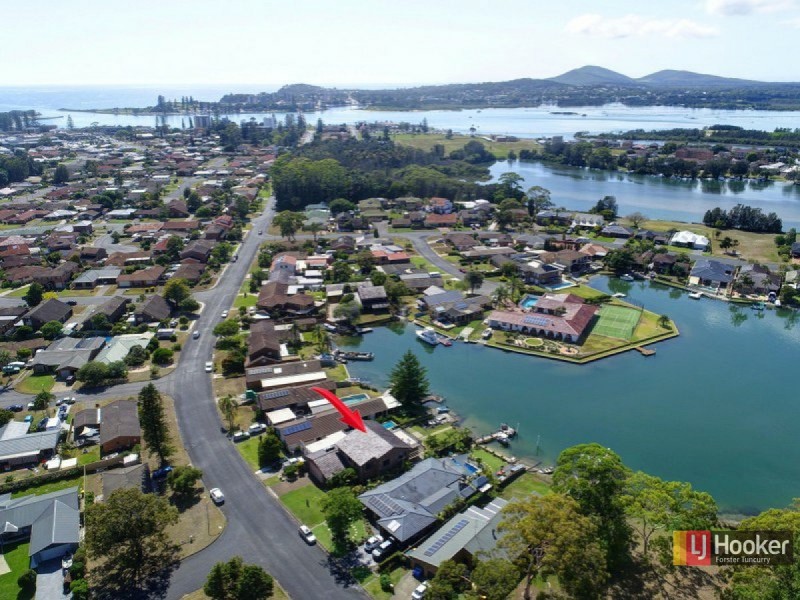 66 Taree Street, Tuncurry NSW 2428