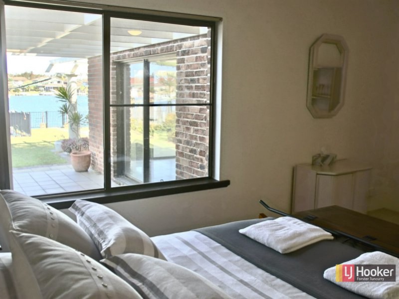 66 Taree Street, Tuncurry NSW 2428