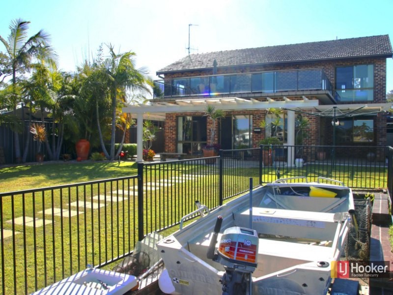 66 Taree Street, Tuncurry NSW 2428