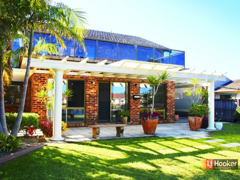 66 Taree Street, Tuncurry NSW 2428