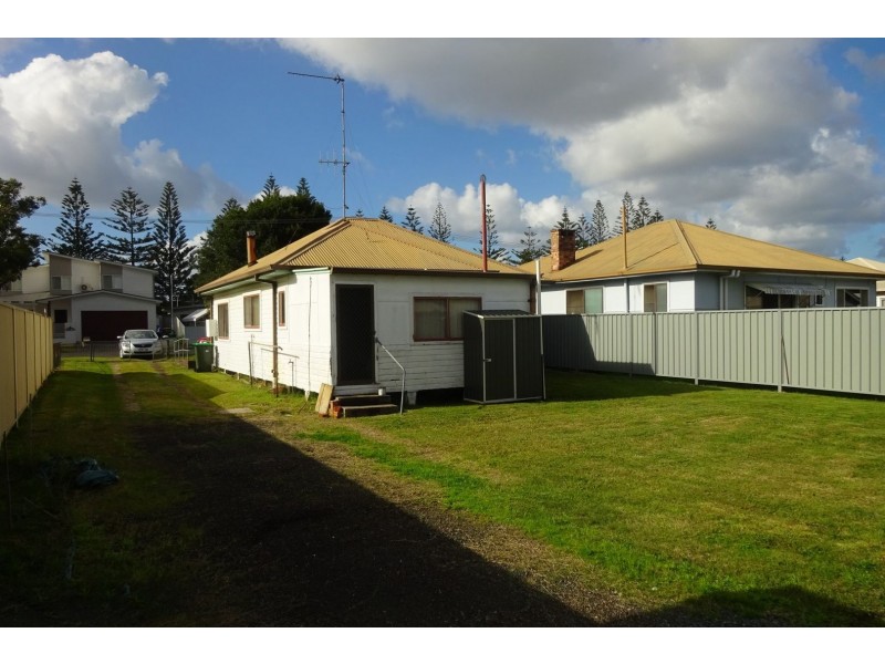 10 Milliken Street, Tuncurry NSW 2428