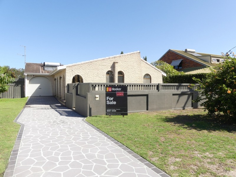 34 South St, Tuncurry NSW 2428