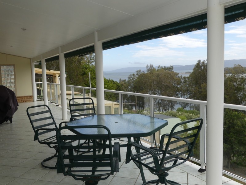 25 Green Point Drive, Green Point NSW 2428