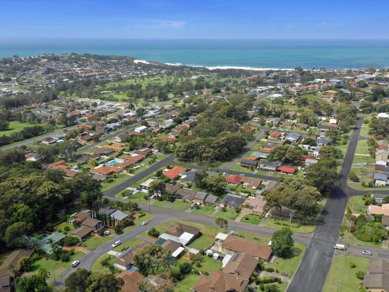 4 Miles Close, Forster NSW 2428