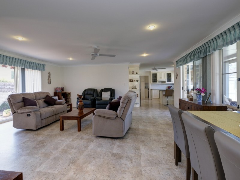 1/6A Wallamba Close, Tuncurry NSW 2428