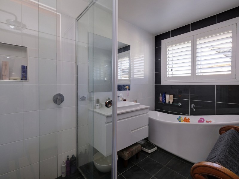 1 Colin Place, Forster NSW 2428