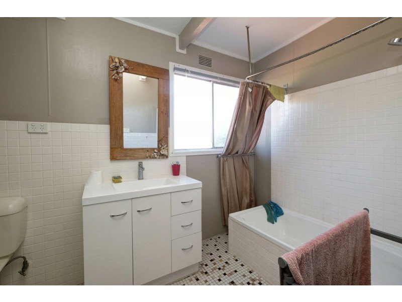 28 Tuncurry Street, Tuncurry NSW 2428