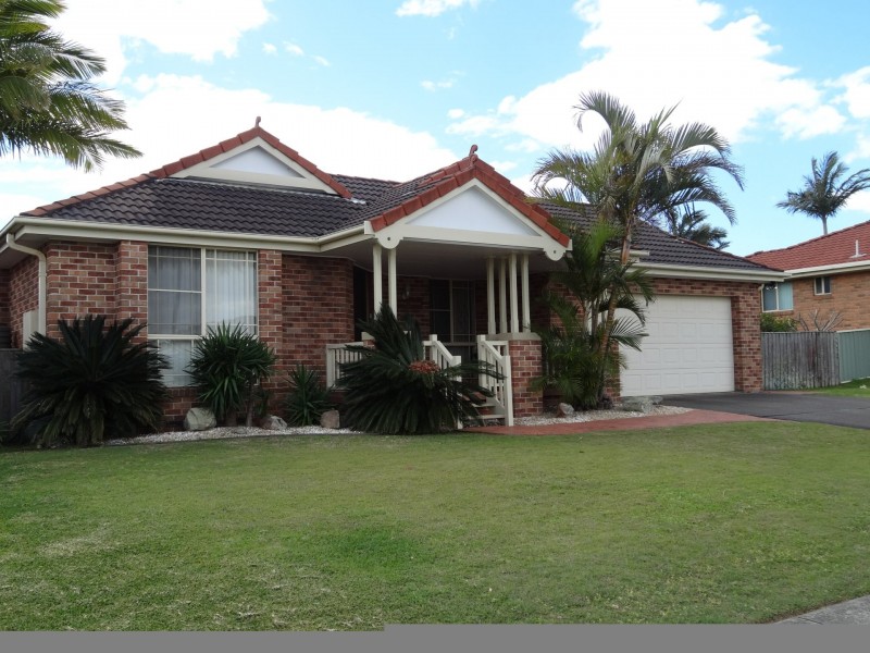 143 Kularoo Drive, Forster NSW 2428