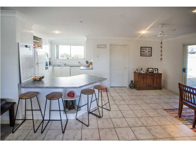 Villa 1/11 Hesper Drive, Forster NSW 2428