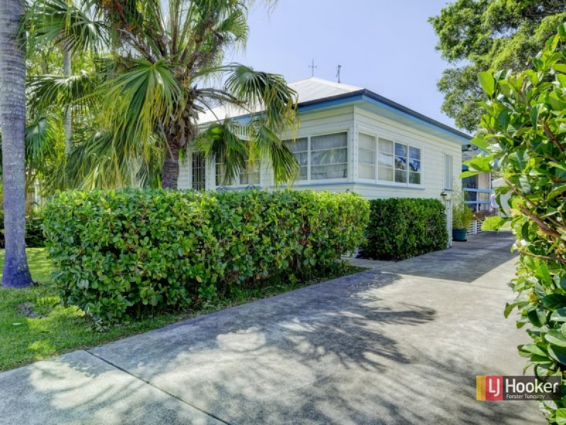 6 Baird Street, Tuncurry NSW 2428