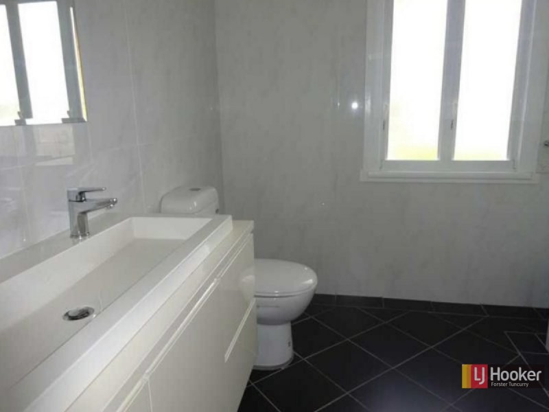 6 Baird Street, Tuncurry NSW 2428