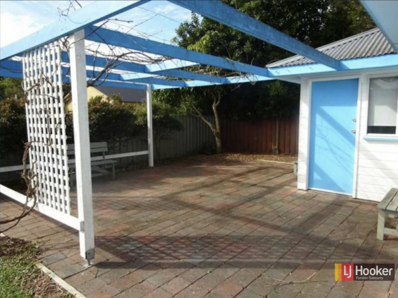 6 Baird Street, Tuncurry NSW 2428