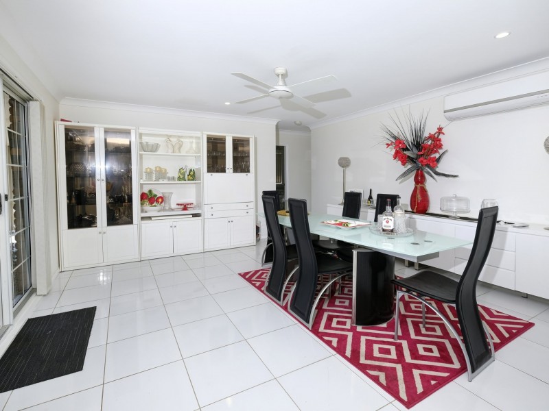67 Oakview Drive, Hallidays Point NSW 2430