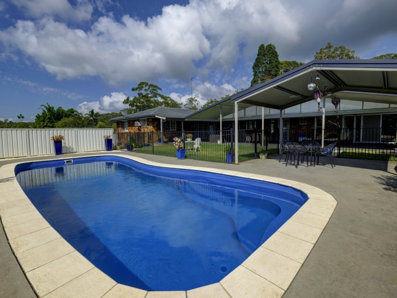 67 Oakview Drive, Hallidays Point NSW 2430