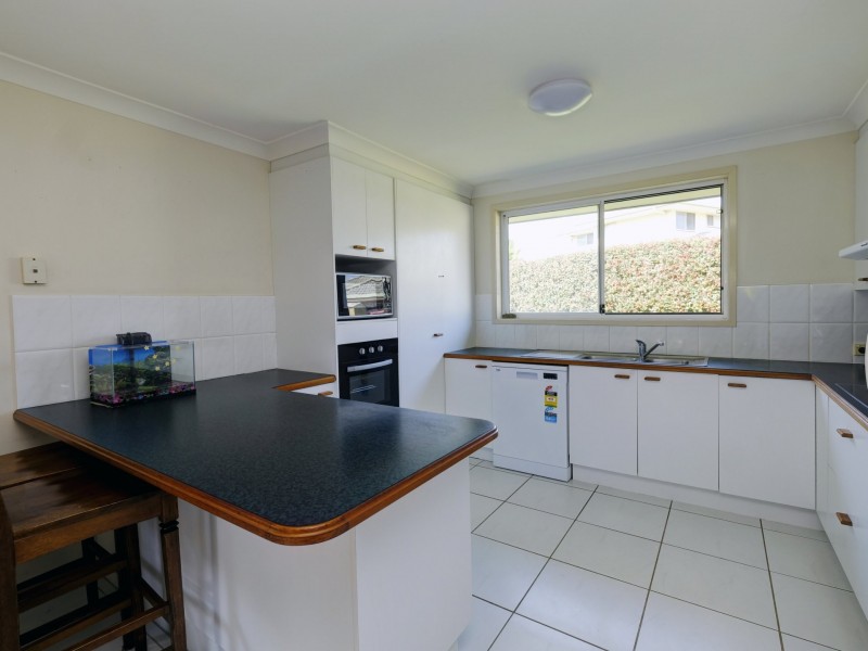 16 Burke cl, Forster NSW 2428