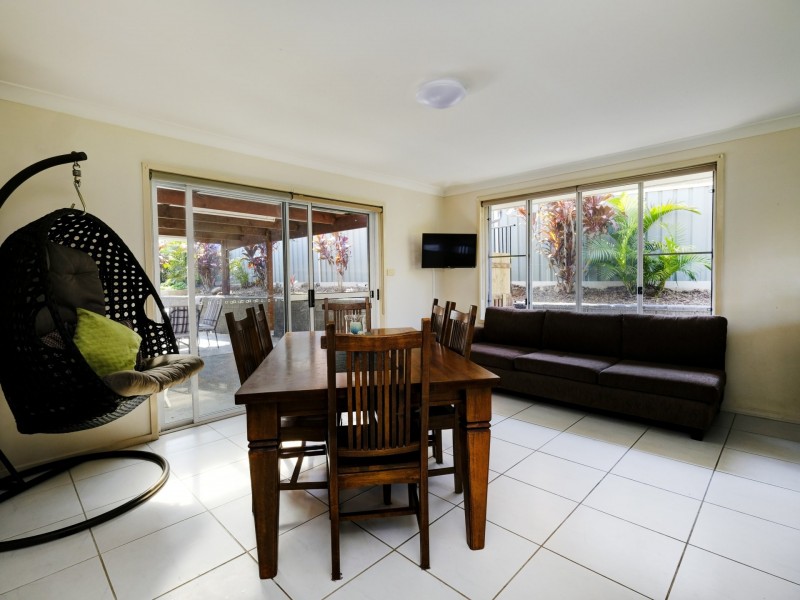 16 Burke cl, Forster NSW 2428