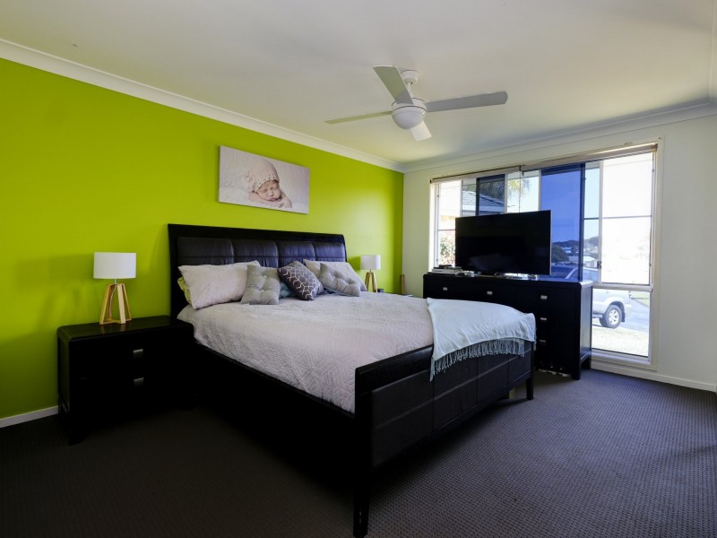 16 Burke cl, Forster NSW 2428
