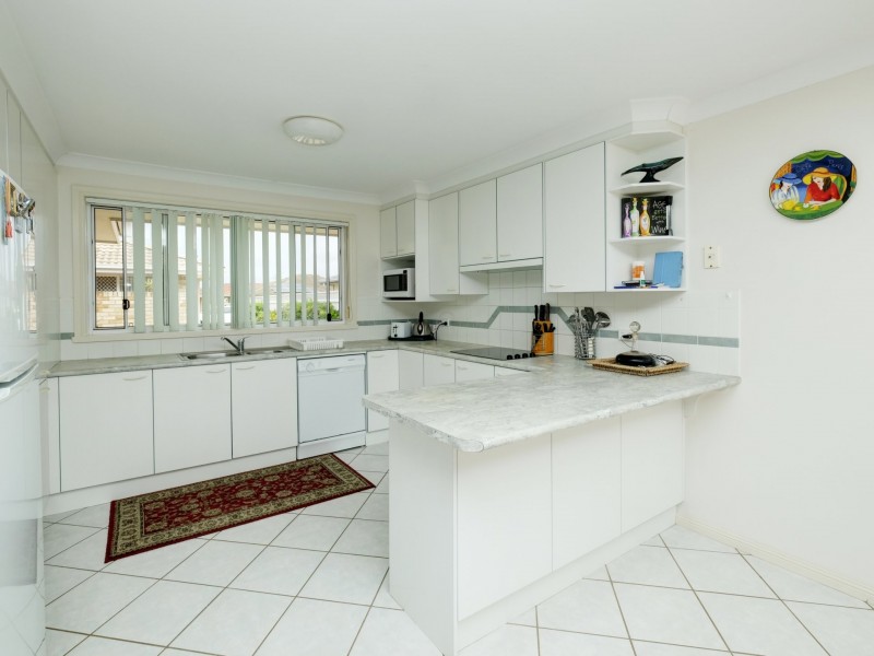 2/56 Amanda Crescent, Forster NSW 2428