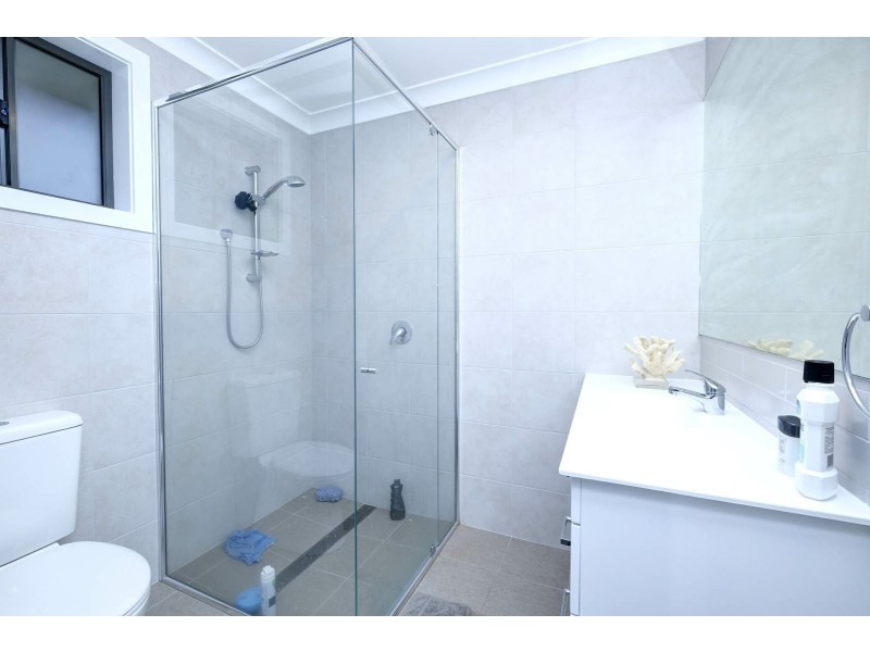 1 Feutrill Close, Black Head NSW 2430