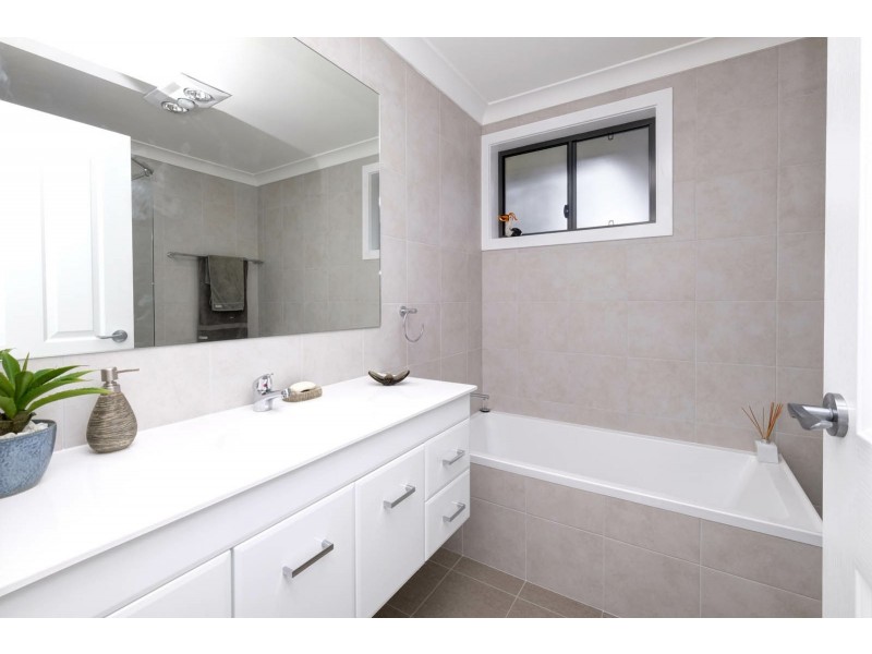 1 Feutrill Close, Black Head NSW 2430