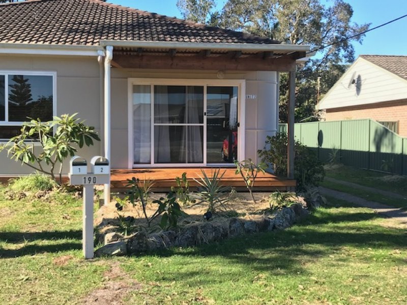 2/190 The Lakes Way, Forster NSW 2428