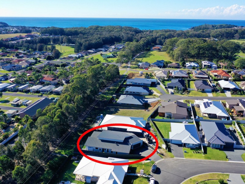 15 Hillside Terrace, Black Head NSW 2430