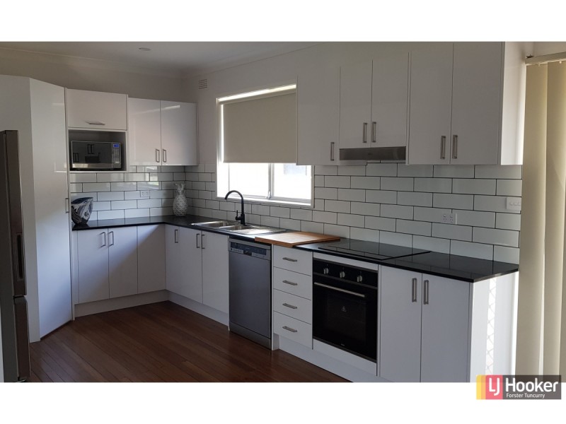 6 Kent Street, Tuncurry NSW 2428