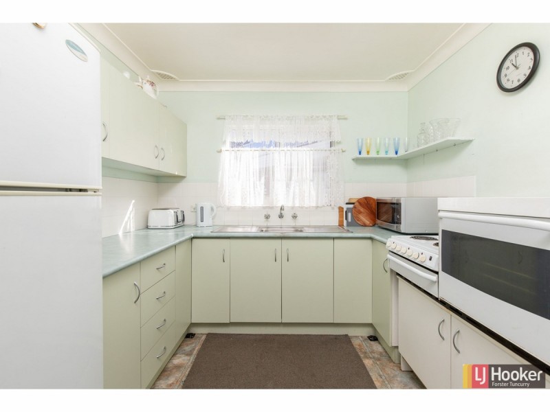 68 The Lakes Way, Forster NSW 2428