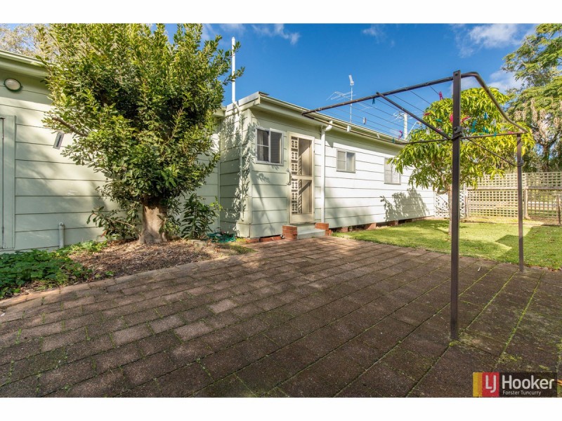 68 The Lakes Way, Forster NSW 2428