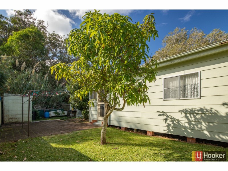 68 The Lakes Way, Forster NSW 2428