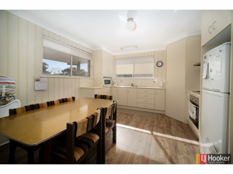 18 Boundary Street, Forster NSW 2428