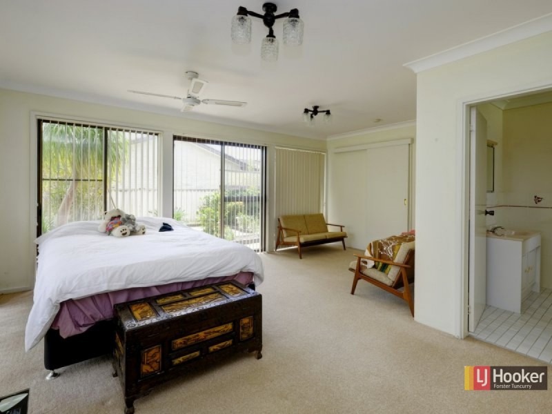 2 Jonnel Place, Tuncurry NSW 2428