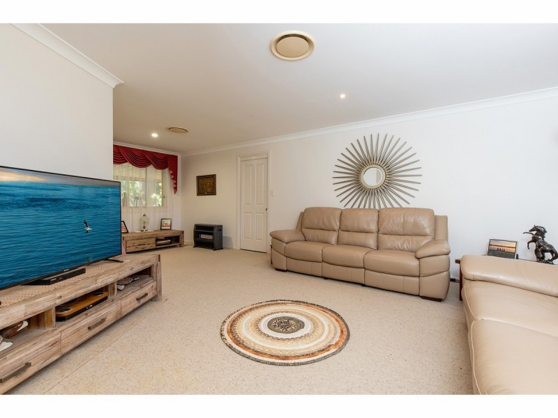 32 Tulloch Road, Tuncurry NSW 2428