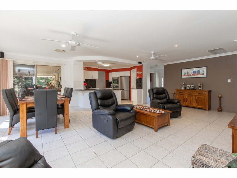 32 Tulloch Road, Tuncurry NSW 2428