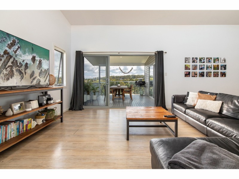 15 Coastal View Drive, Tallwoods Village NSW 2430