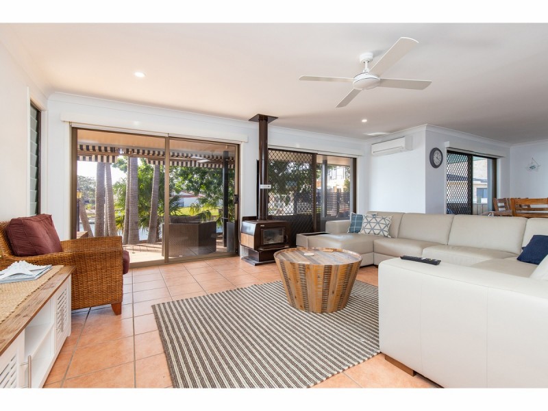 15 Rest Point Parade, Tuncurry NSW 2428