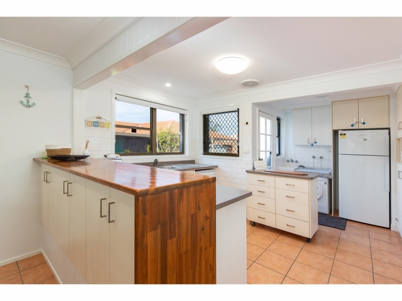 15 Rest Point Parade, Tuncurry NSW 2428