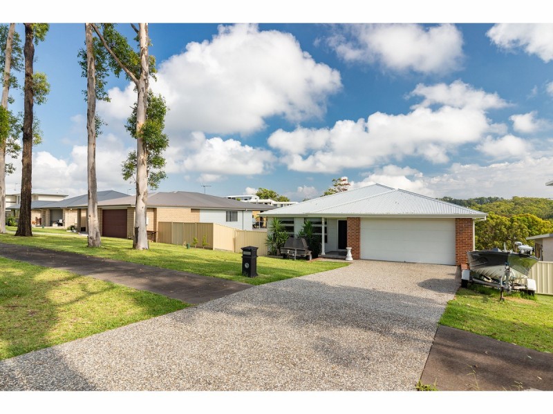 26 Eastern Valley Way, Tallwoods Village NSW 2430